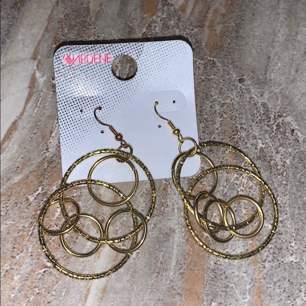 Bundle of 7 Earrings and a Bracelet - Picture 2 of 16